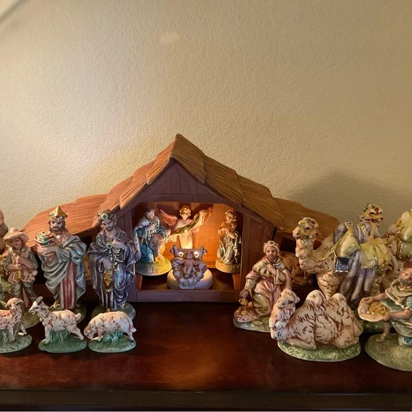 Vintage Atlantic Mold Nativity Manger Scene, 21-Piece, 1970 Ceramic Set